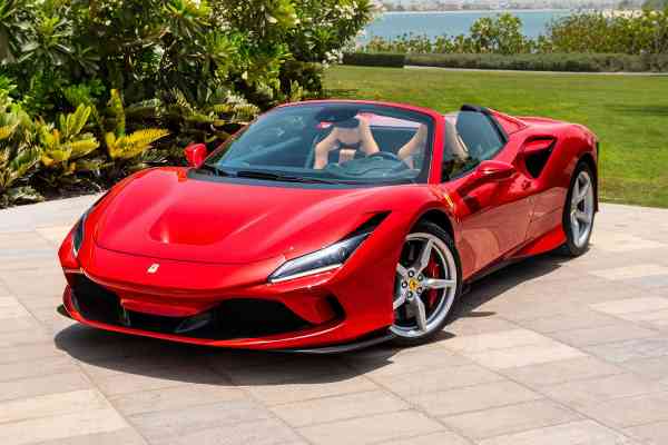 10 Vital Tips for Leasing a Ferrari in Dubai with tourferrari.com